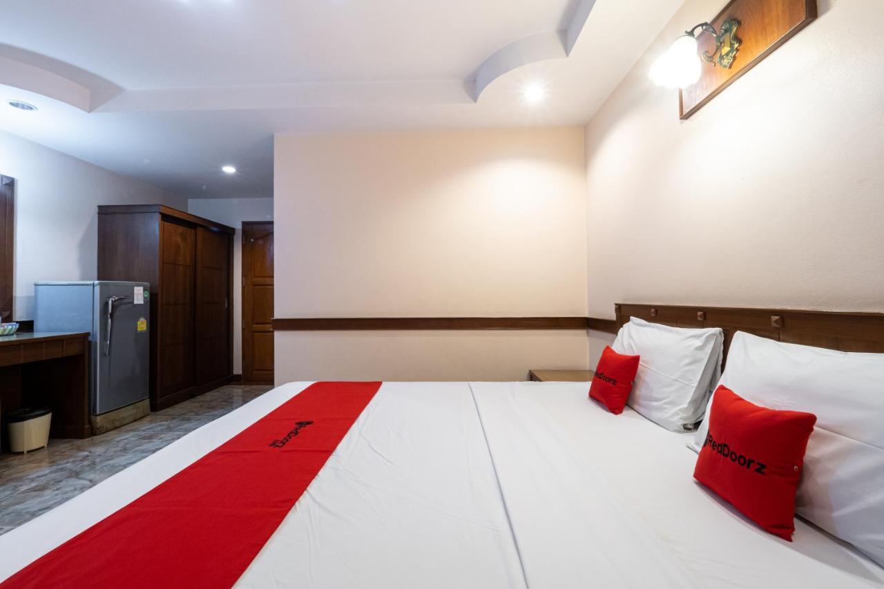 Reddoorz Navin Mansion 3 Pattaya Exterior foto