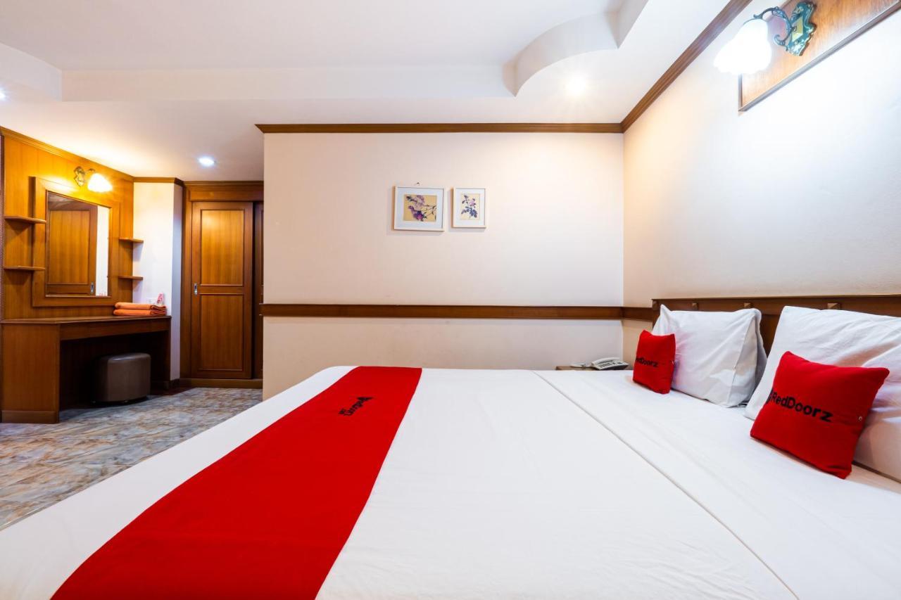 Reddoorz Navin Mansion 3 Pattaya Exterior foto