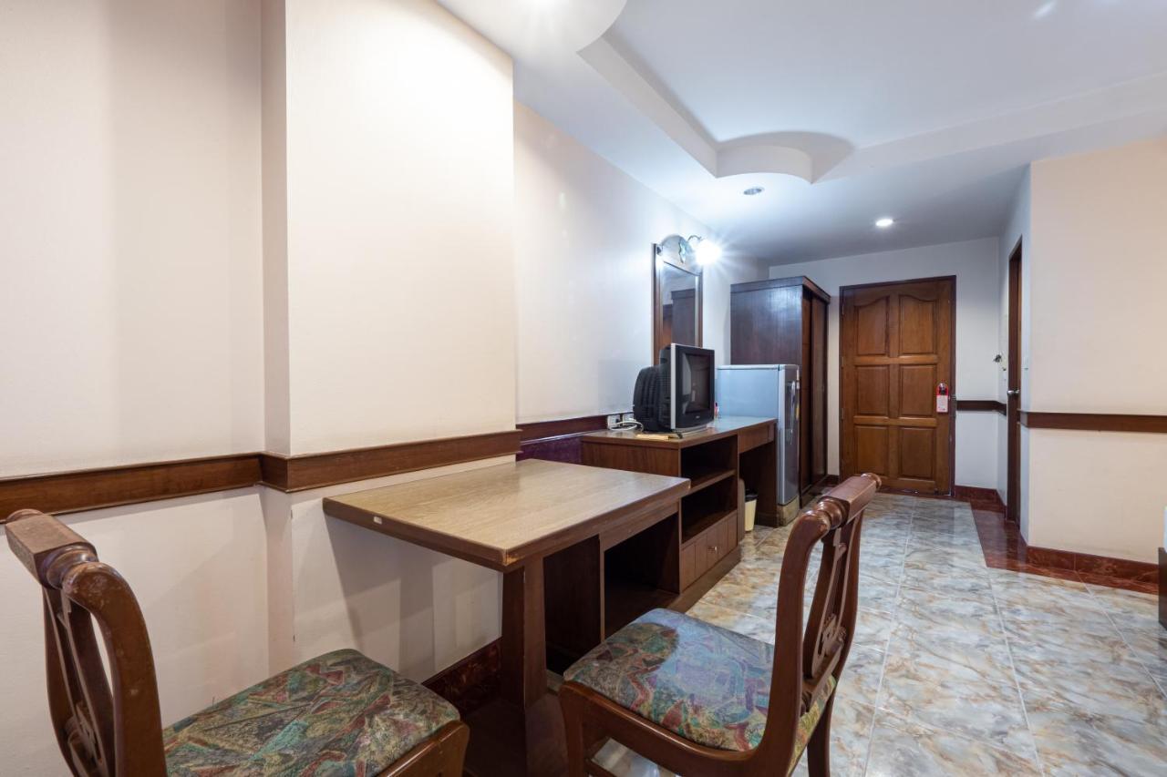 Reddoorz Navin Mansion 3 Pattaya Exterior foto