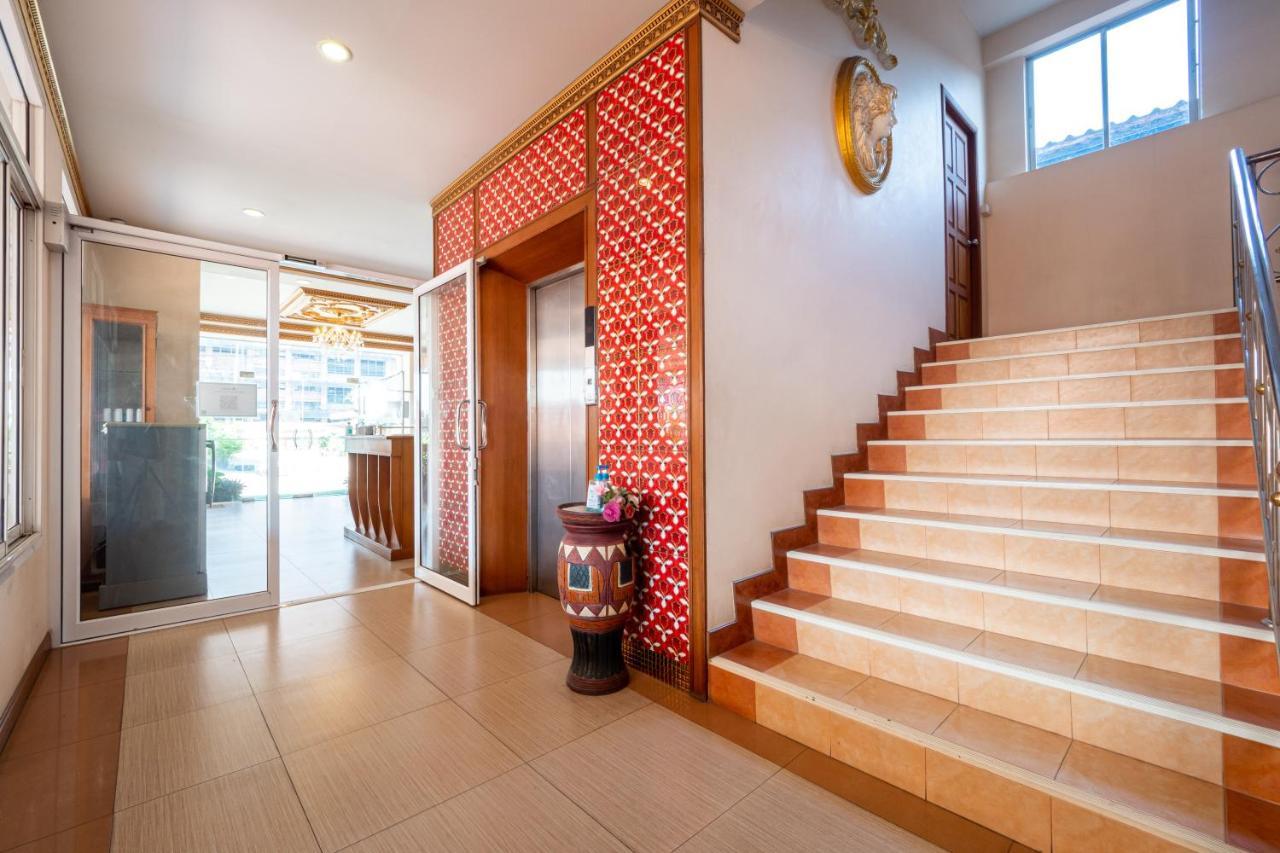 Reddoorz Navin Mansion 3 Pattaya Exterior foto
