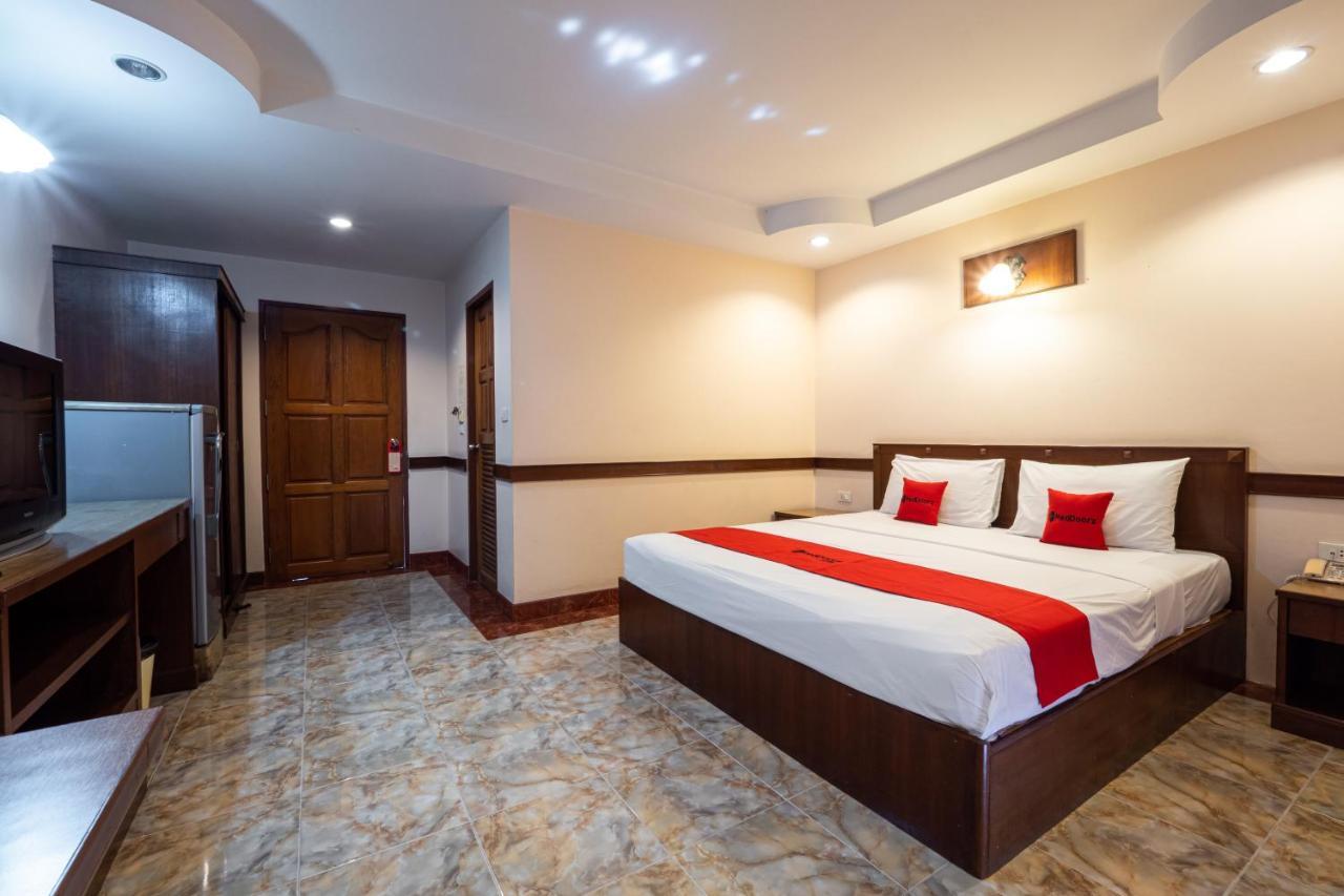 Reddoorz Navin Mansion 3 Pattaya Exterior foto
