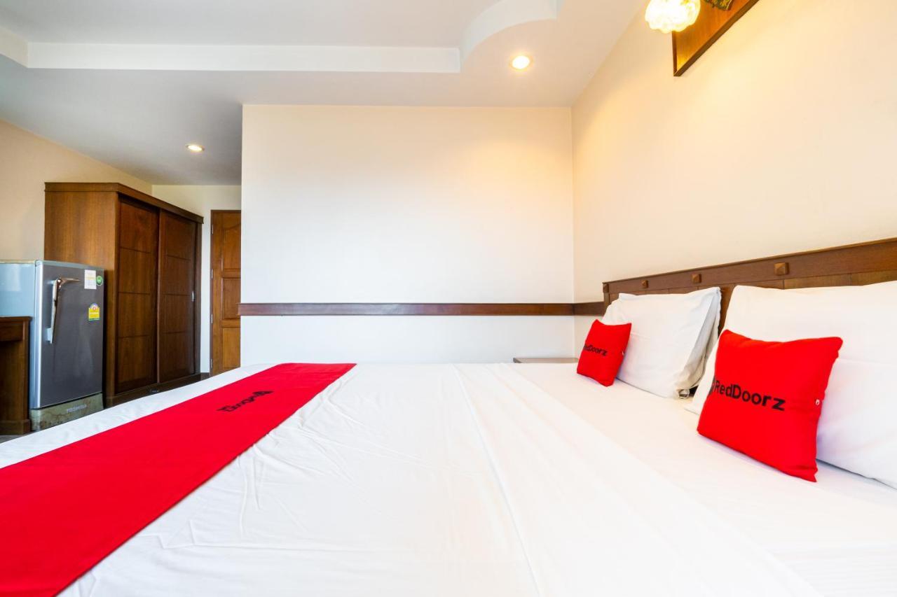 Reddoorz Navin Mansion 3 Pattaya Exterior foto
