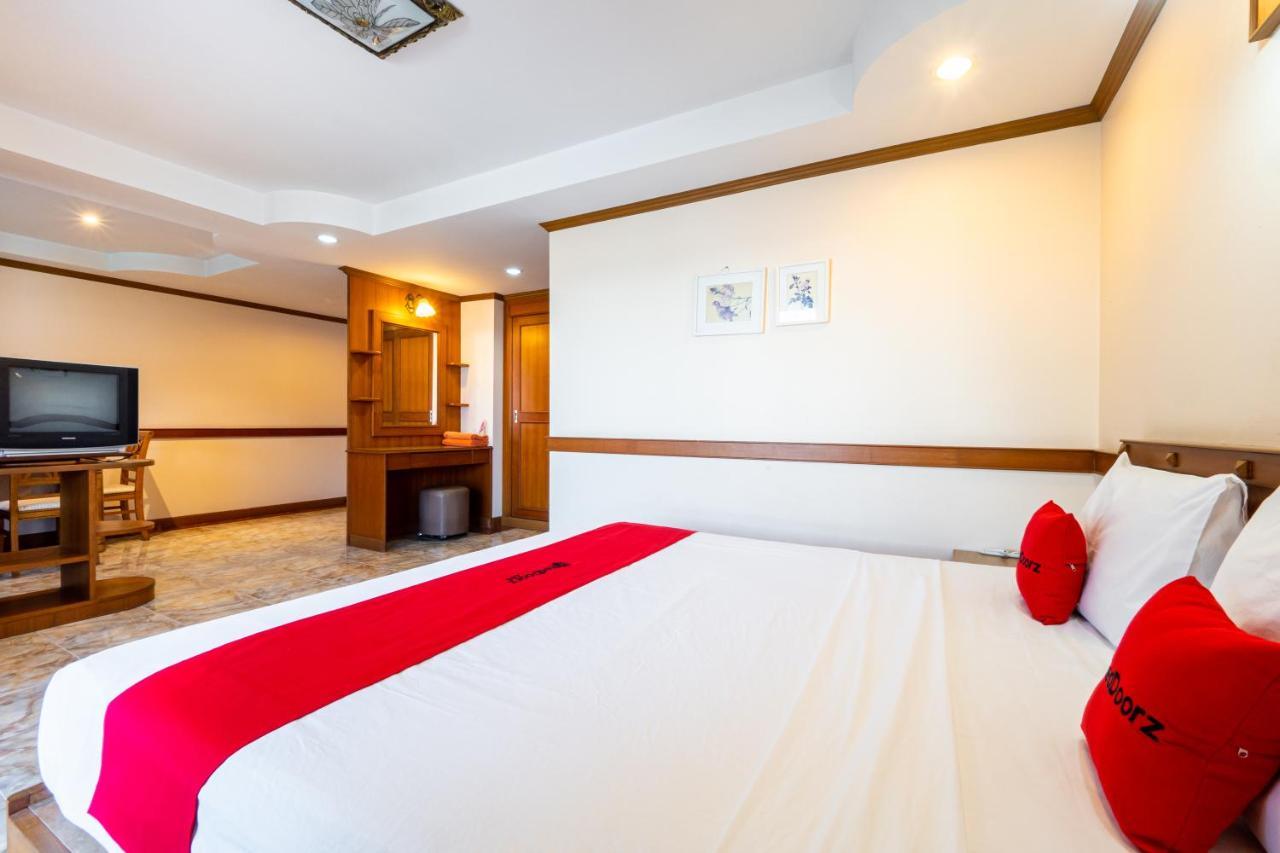 Reddoorz Navin Mansion 3 Pattaya Exterior foto