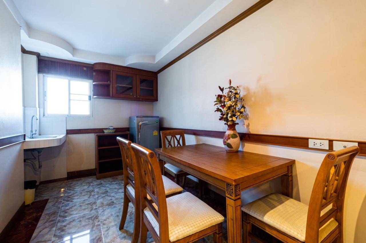 Reddoorz Navin Mansion 3 Pattaya Exterior foto